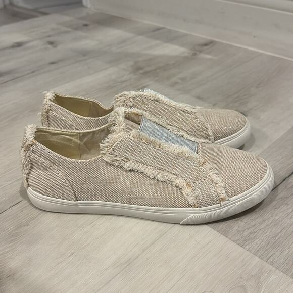 Nine West NWOT Canvas with Metallic Sneakers with Silver front detail. - Picture 2 of 9